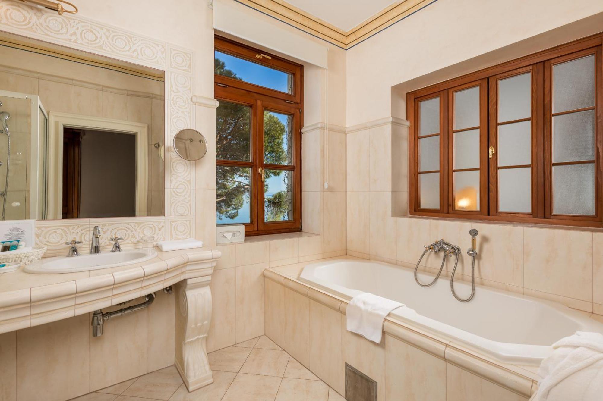 אופטיה Hotel Miramar מראה חיצוני תמונה